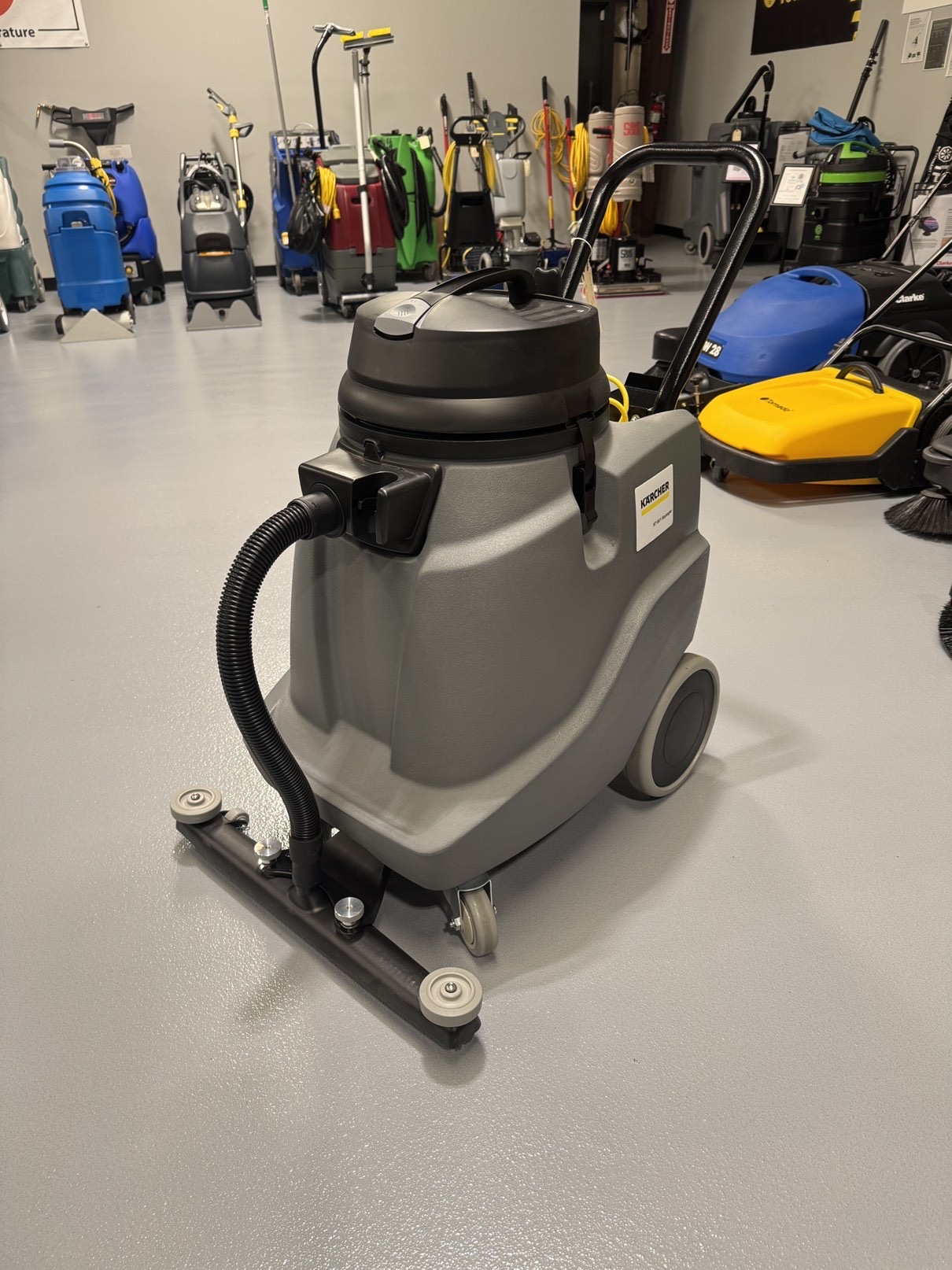 A Kärcher NT 68/1 Wet Vac in a warehouse showroom at ChemSource Direct.